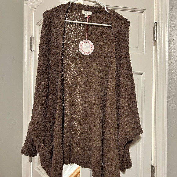 NWT Umgee Brown sweater - Picture 1 of 1